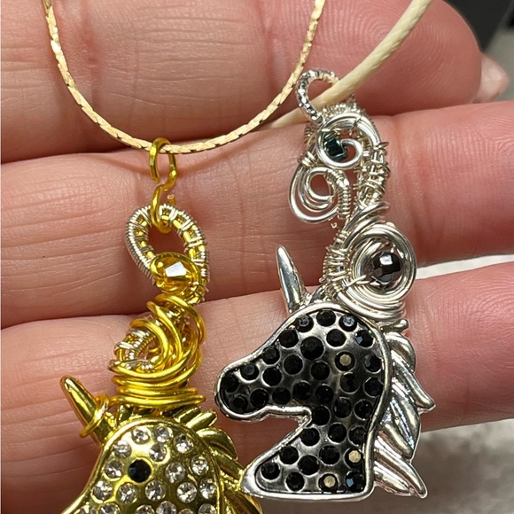 🌈stunning unique 🦄- wrapped charm/pendant - Picture 5 of 8